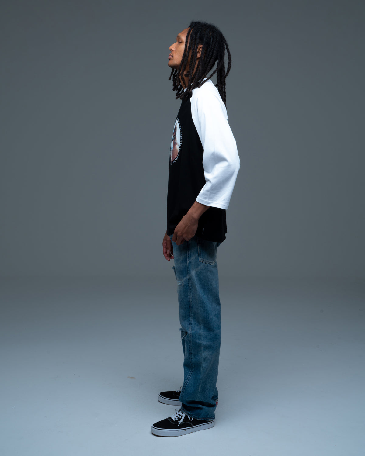 Box Logo "This is ART" Photo Graphic Raglan Sleeve Tee