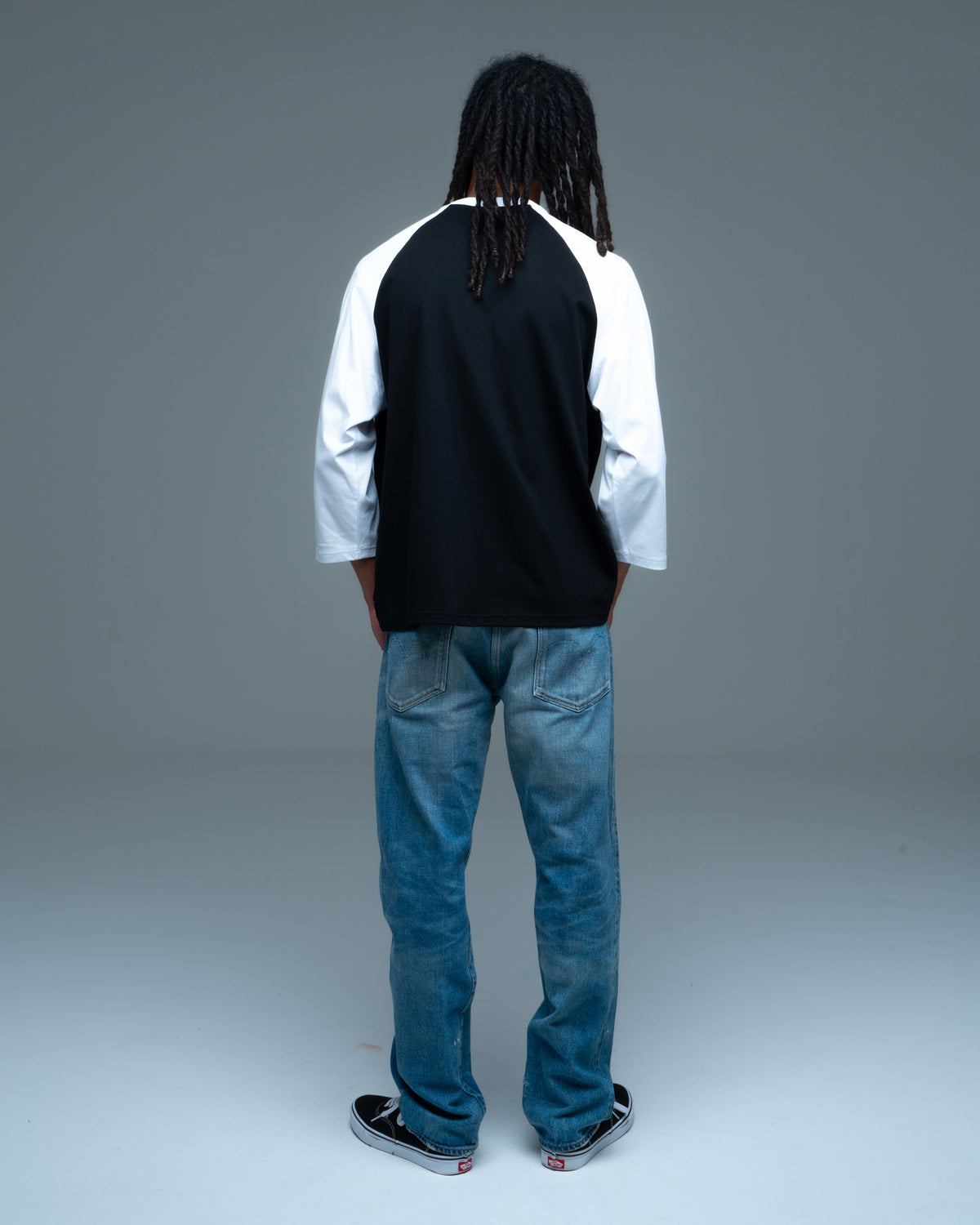 Box Logo "This is ART" Photo Graphic Raglan Sleeve Tee