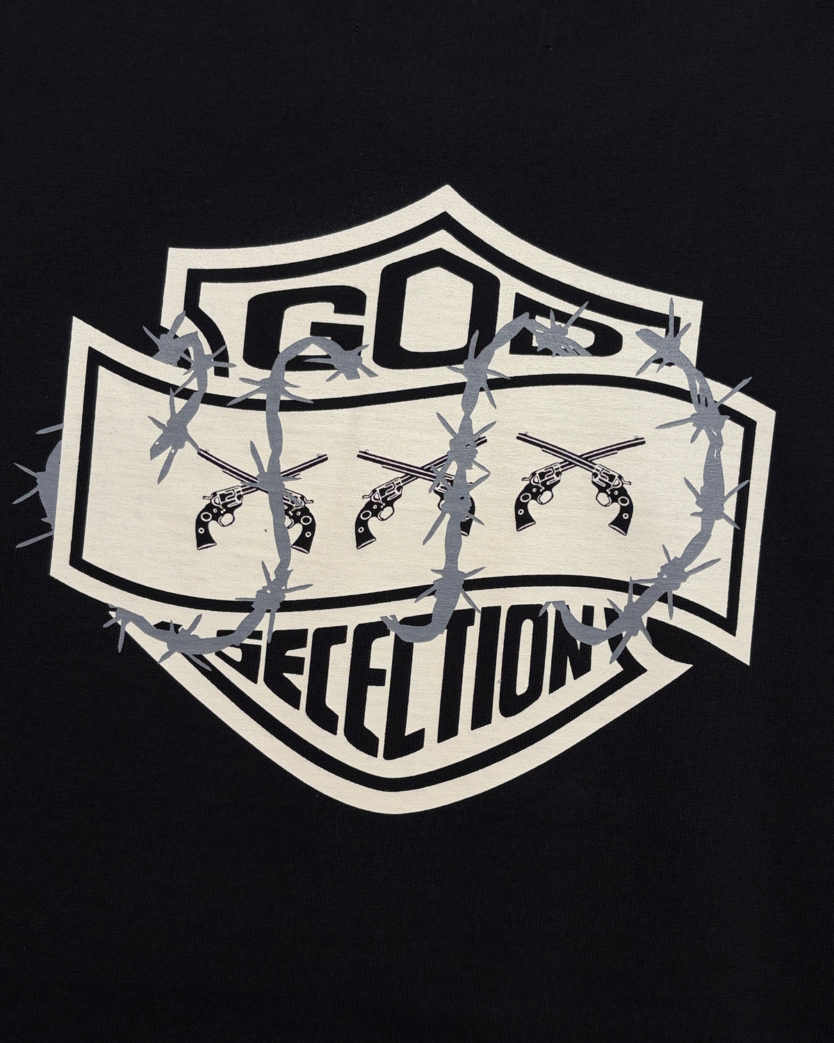 TRIPLE GUNS EMBLEM LAYERED T-SHIRT